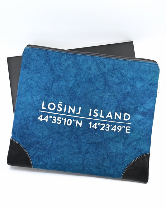 Padded laptop pouch with Lošinj coordinates