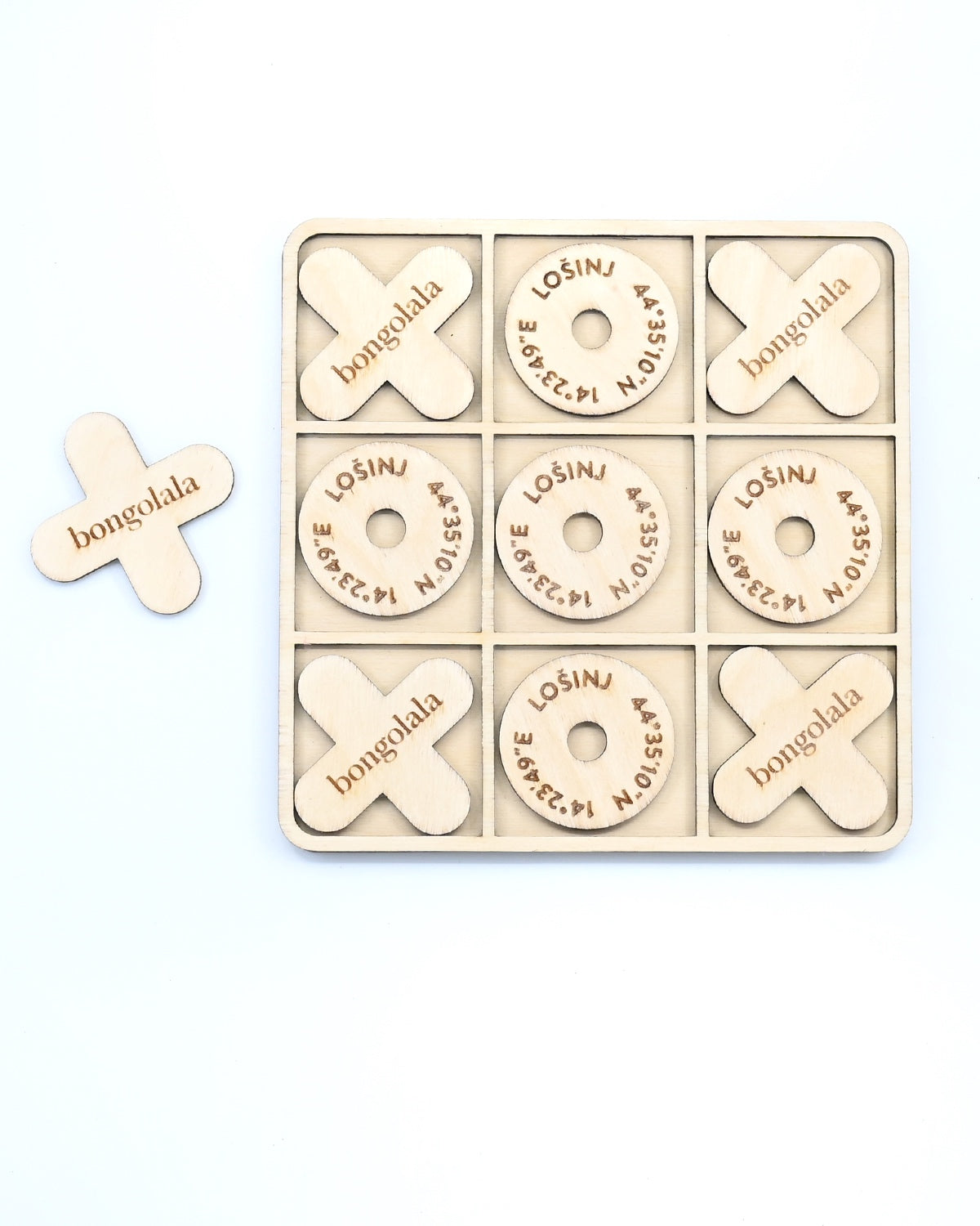 Wooden tic tac toe game with engraved Lošinj Island coordinates and Bongolala details.